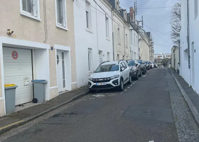 La Maison Sur La Falaise